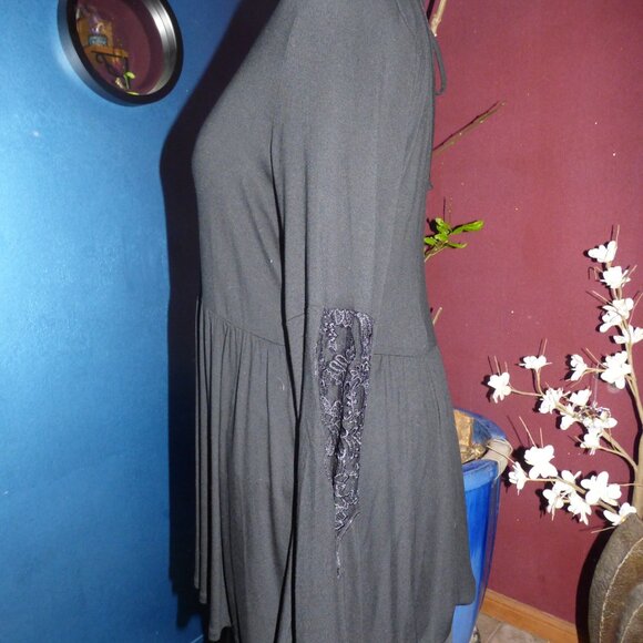 TORRID GOTH WICCA VAMP SUPER SOFT BLACK LACE BELL SLEEVE BABYDOLL TEE 2 2X 18 20 - Picture 3 of 15